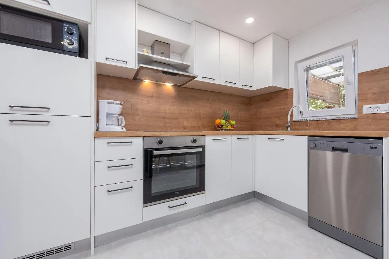 Apartment Belleza With Private Jacuzzi Zadar